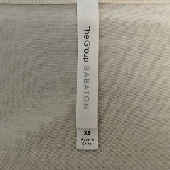 Aritzia Babaton crop, 3/4 sleeve - Picture 3 of 6